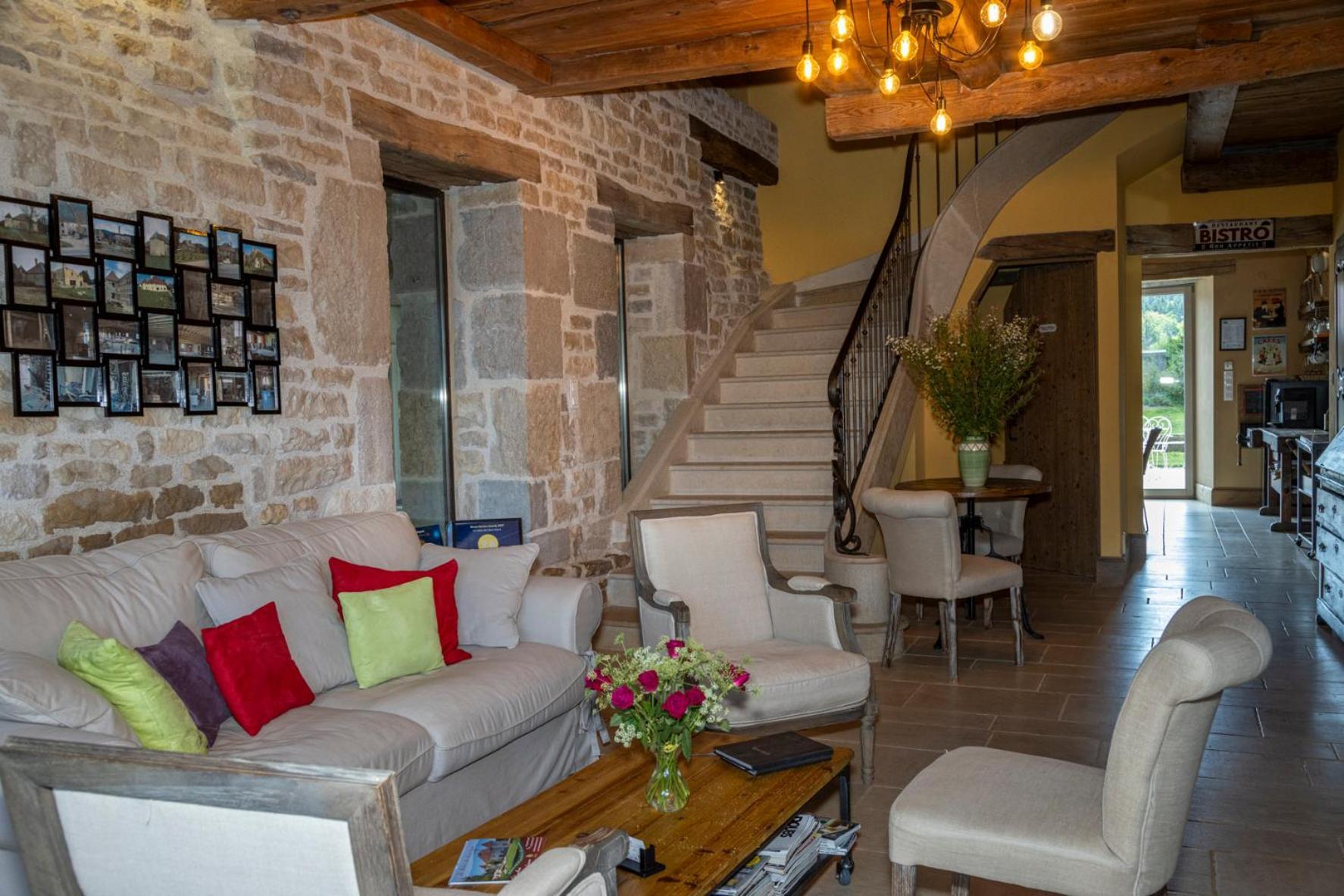 Bed and Breakfast Le Relais Des Deux Tours Brémondans Exterior foto