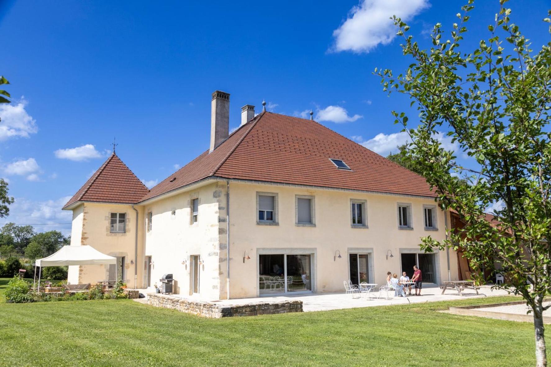 Bed and Breakfast Le Relais Des Deux Tours Brémondans Exterior foto