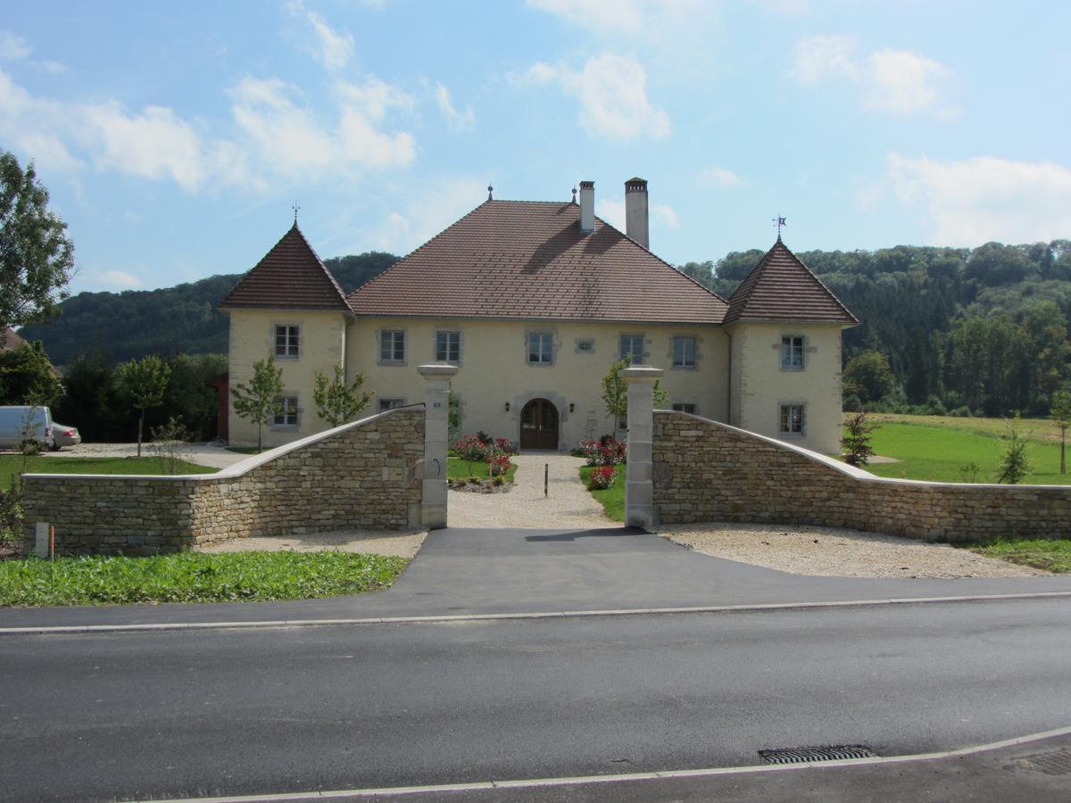 Bed and Breakfast Le Relais Des Deux Tours Brémondans Exterior foto