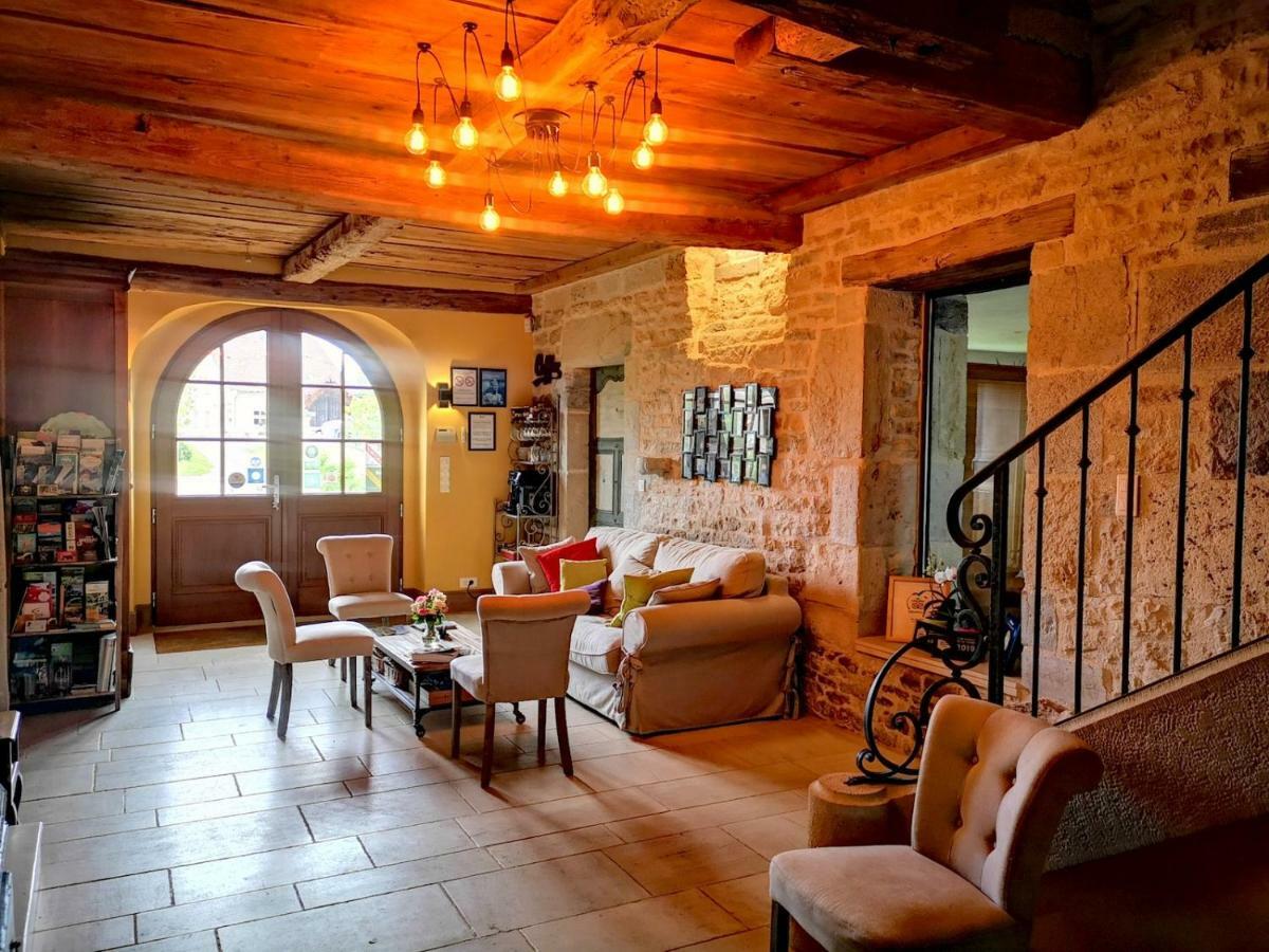 Bed and Breakfast Le Relais Des Deux Tours Brémondans Exterior foto