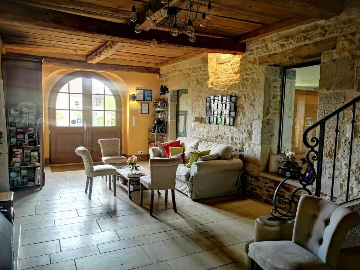 Bed and Breakfast Le Relais Des Deux Tours Brémondans Exterior foto