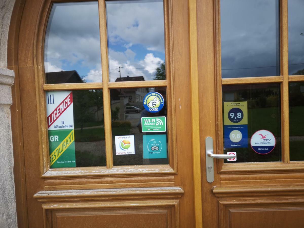 Bed and Breakfast Le Relais Des Deux Tours Brémondans Exterior foto